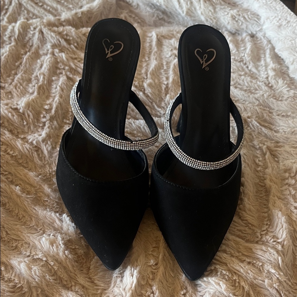 Windsor Black Heels with Silver Embellishments